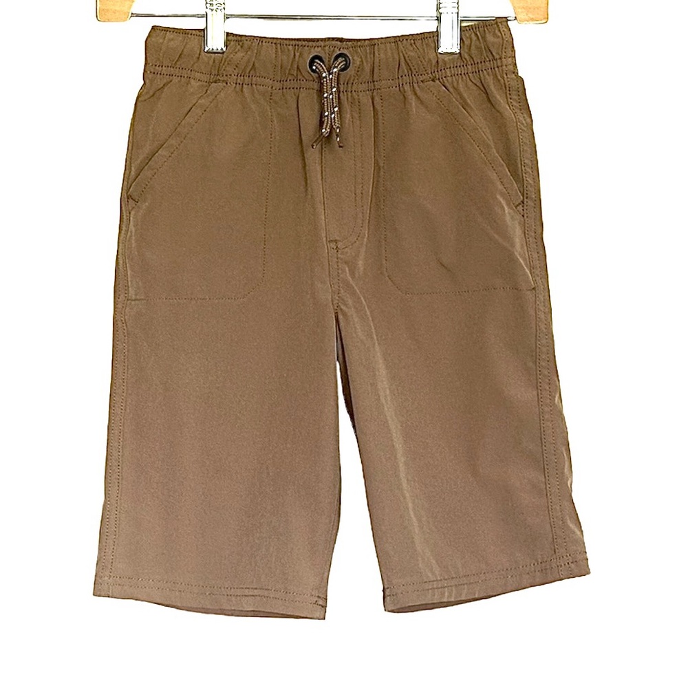 Boys Tan Shorts Size 8 Elastic & drawstring waistband - front pockets